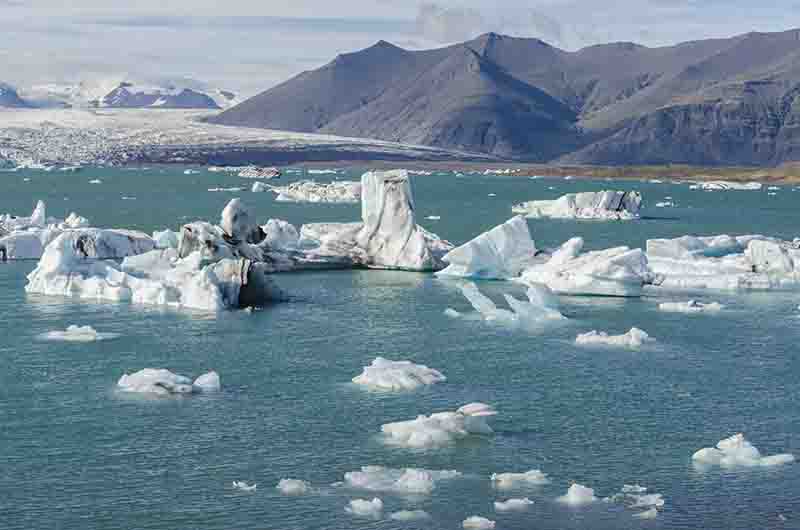 Islandia 069 - lago Jokulsarlon y glaciar Breioamerkurjokull.jpg
